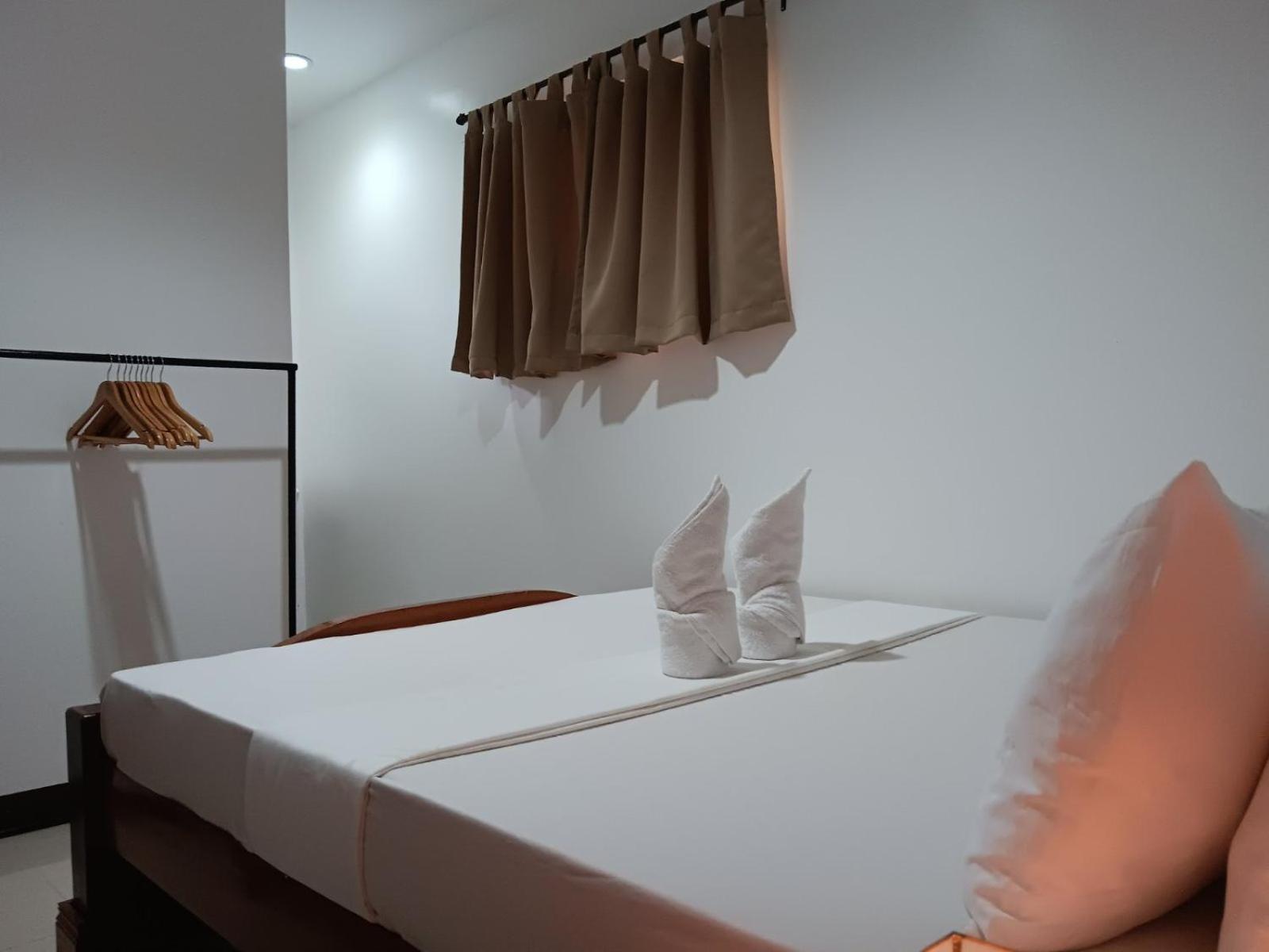 Forest Bay Inn Ел Нидо Екстериор снимка